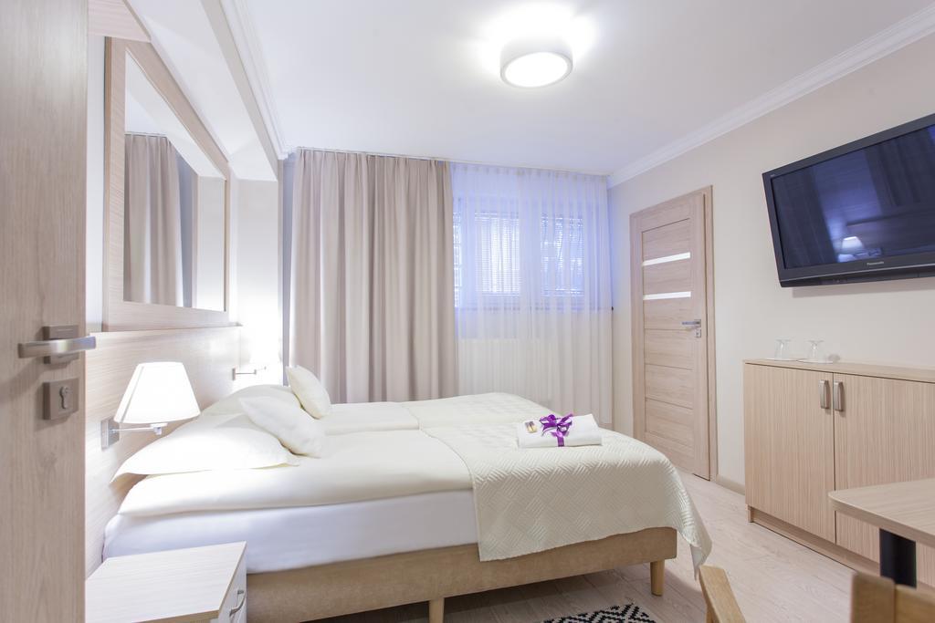 Villa Anna Gdansk - Noclegi Rooms - Free Parking Buitenkant foto