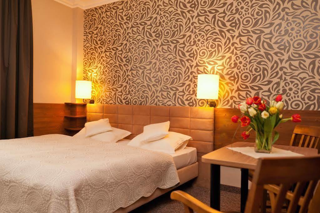 Villa Anna Gdansk - Noclegi Rooms - Free Parking Buitenkant foto