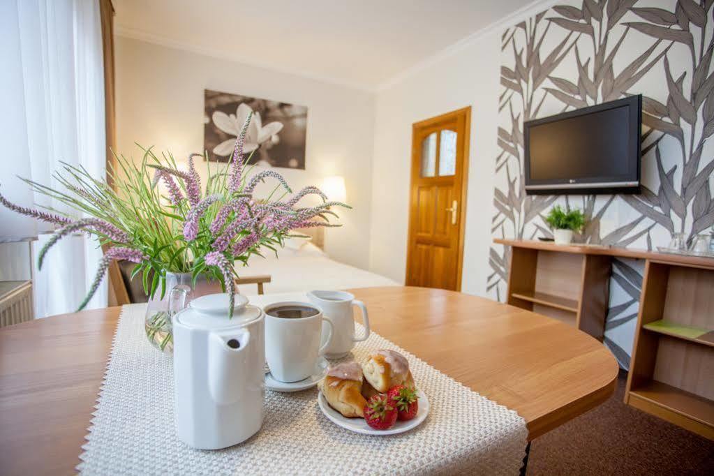 Villa Anna Gdansk - Noclegi Rooms - Free Parking Buitenkant foto