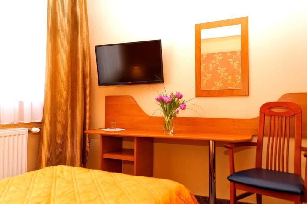 Villa Anna Gdansk - Noclegi Rooms - Free Parking Buitenkant foto